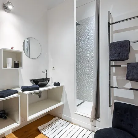 Apartment Travel *